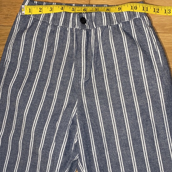 Brandy Melville Gray and White Striped Tilden High Waist Cropped Jeans Pants - Picture 13 of 16